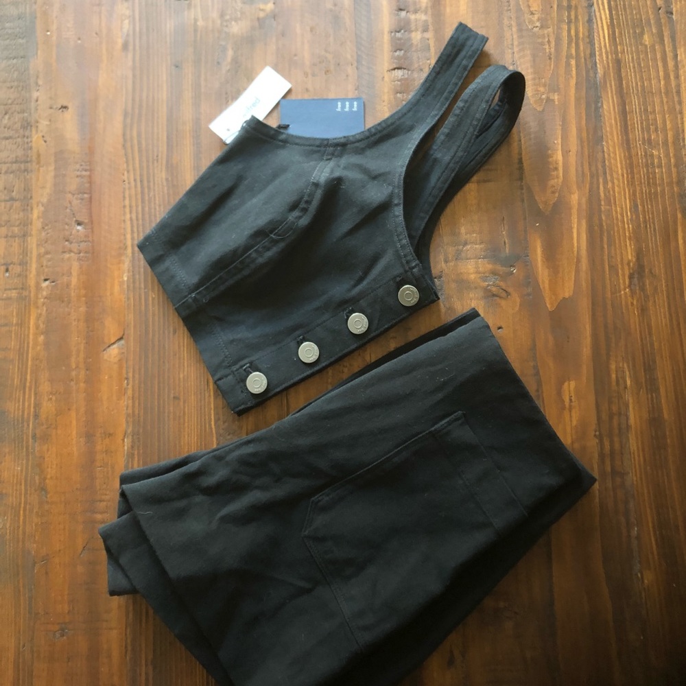 Wilfred Crop Top & High Waisted Shorts